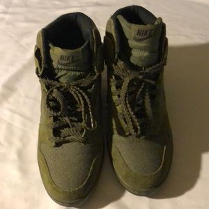 NIKE Pair with some jeans or joggers your all set